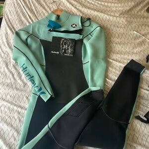 Brand New Hurley Teal Wet Suit Phantom 202 Women’s Size 6
